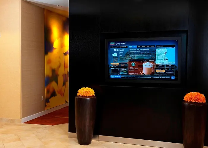 Courtyard Milwaukee Airport Hotel