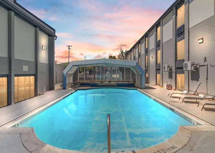 Ramada By Wyndham Richfield Ut I-70 Hotel