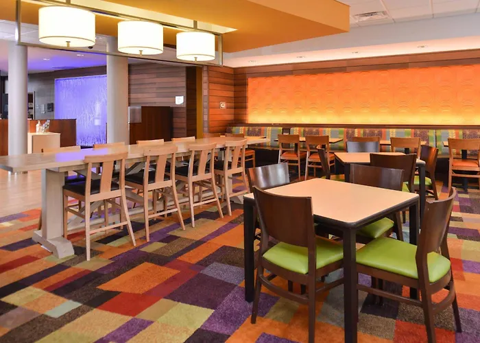 Fairfield Inn And Suites By Marriott Calhoun