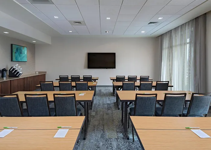 Courtyard By Marriott Jackson Madison Hotel