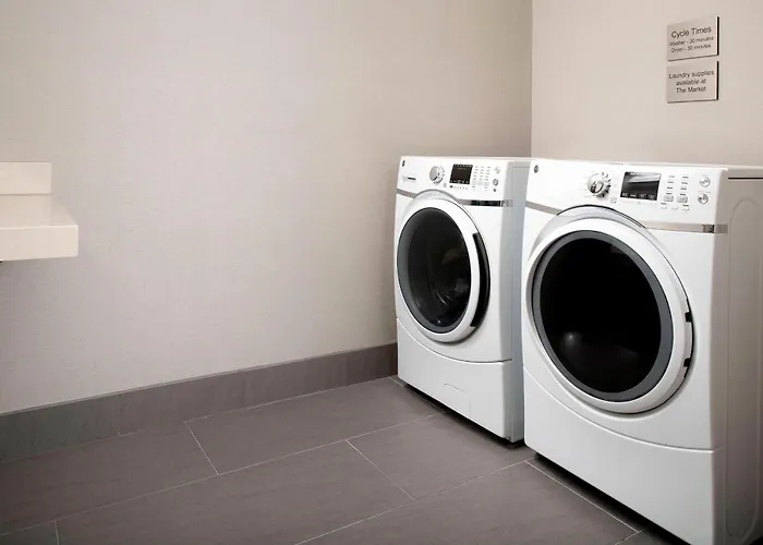 Fairfield Inn & Suites By Marriott Alexandria West/Mark Center