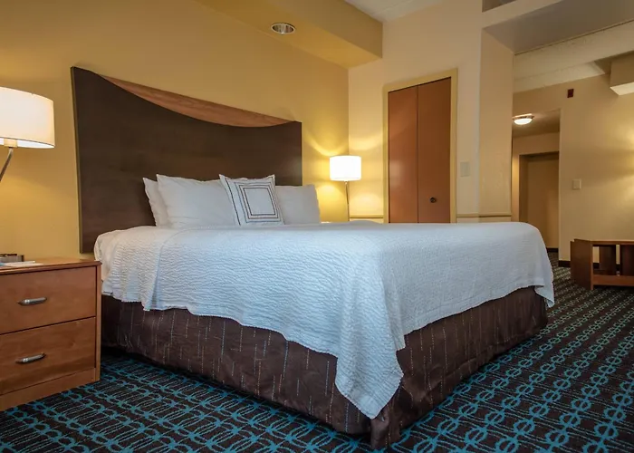 Fairfield Inn & Suites By Marriott Knoxville/East