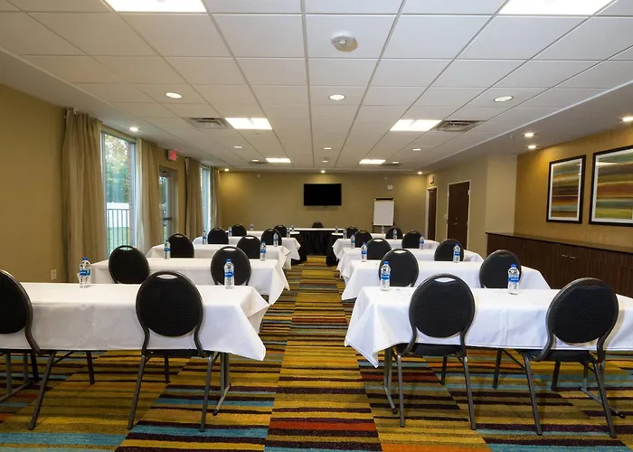 Fairfield Inn & Suites By Marriott Detroit Chesterfield