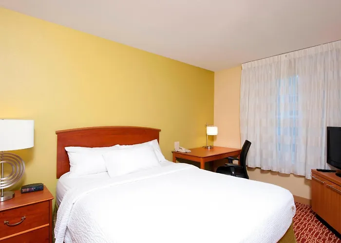 Towneplace Suites By Marriott Bloomington