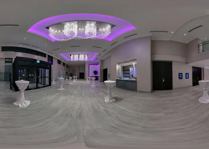 Oshawa Hotels