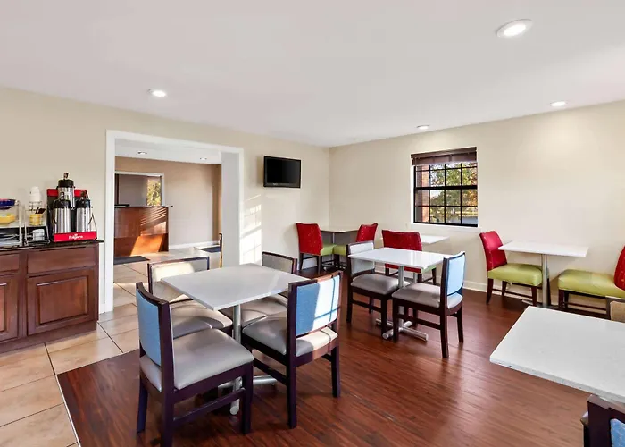 Days Inn By Wyndham Brownsville