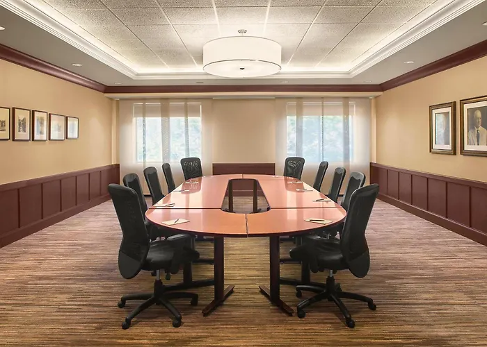 Cuyahoga Falls Hotels