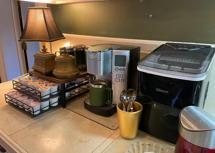 22 Charlotte Bed & Breakfast Charleston