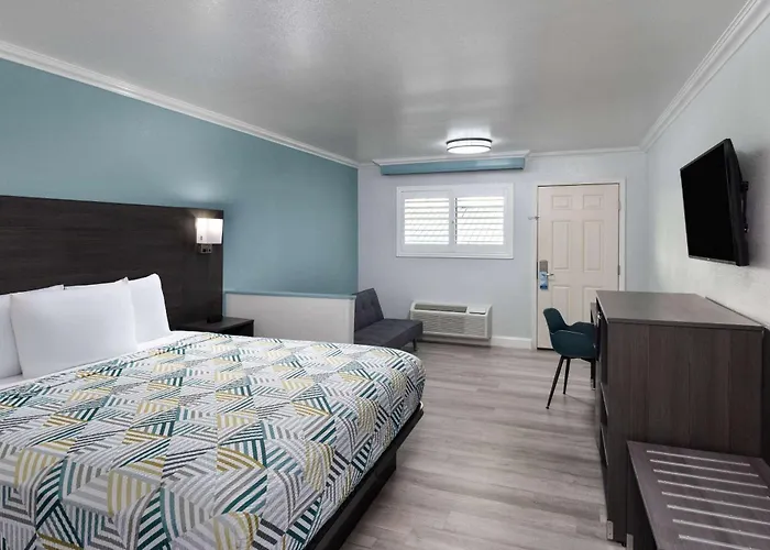 Red Lion Inn & Suites Lemoore