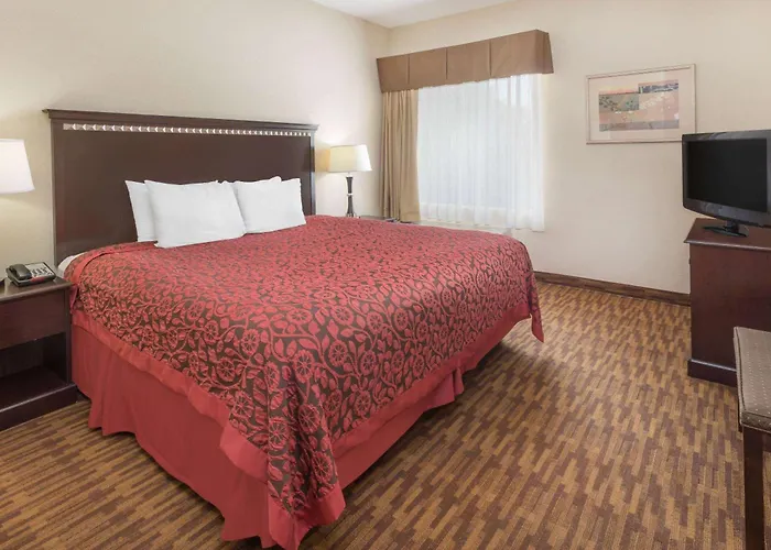 Days Inn By Wyndham Semmes Mobile