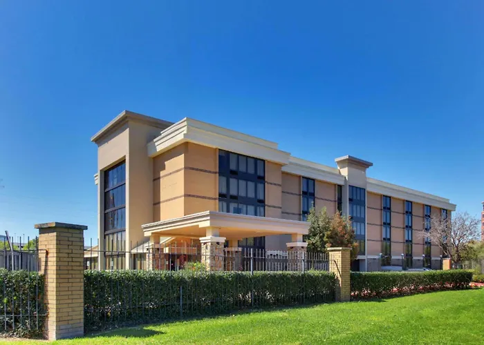 Heritage Inn Suites Houston Sugar Land, Trademark By Wyndham