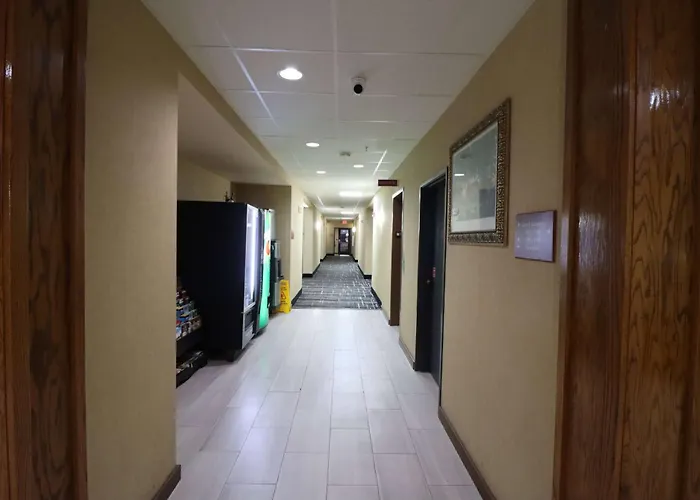 Super 8 By Wyndham Perryville