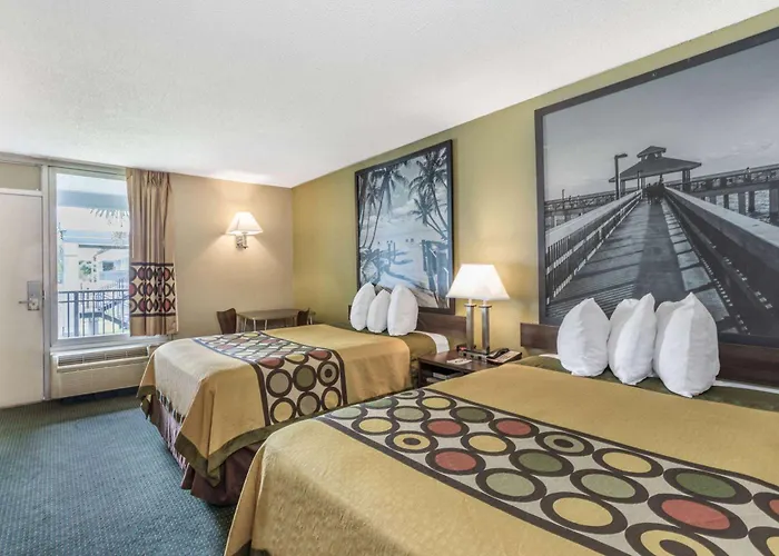 Super 8 By Wyndham Ocala I-75 Hotel