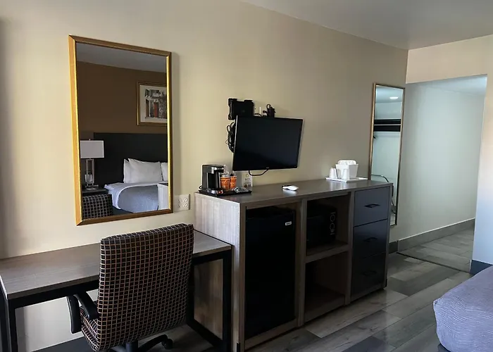 Quality Inn & Suites Goodyear - Phoenix West