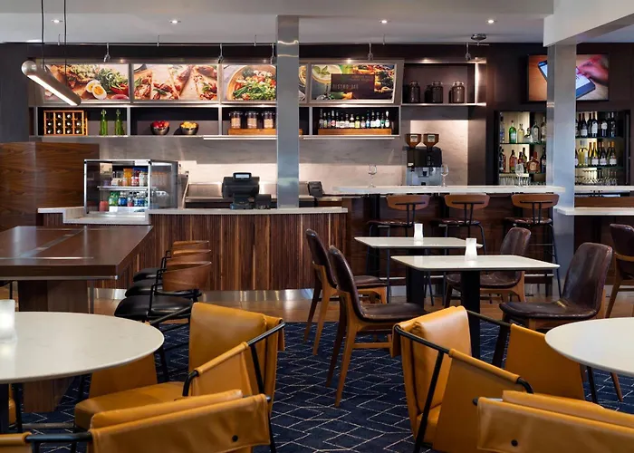 Courtyard By Marriott Bakersfield Hotel