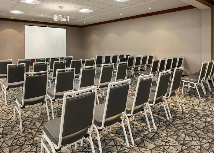 Delta Hotels By Marriott Milwaukee Northwest Menomonee Falls