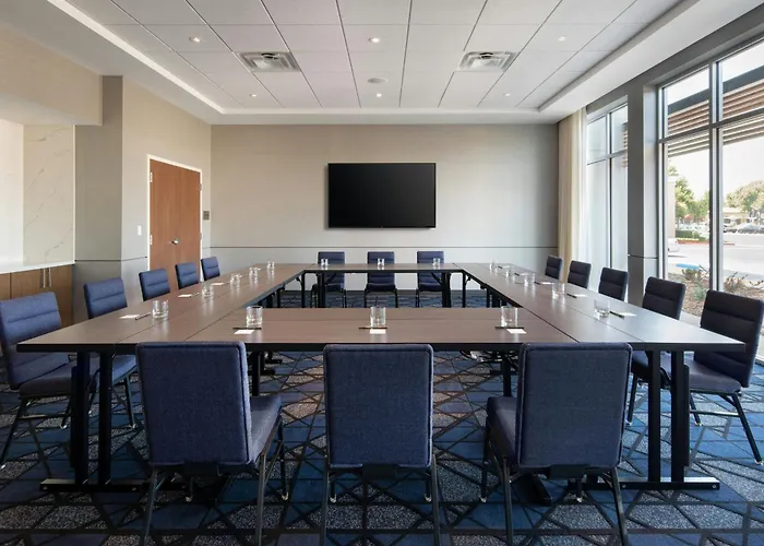 Courtyard By Marriott Fresno Clovis Hotel