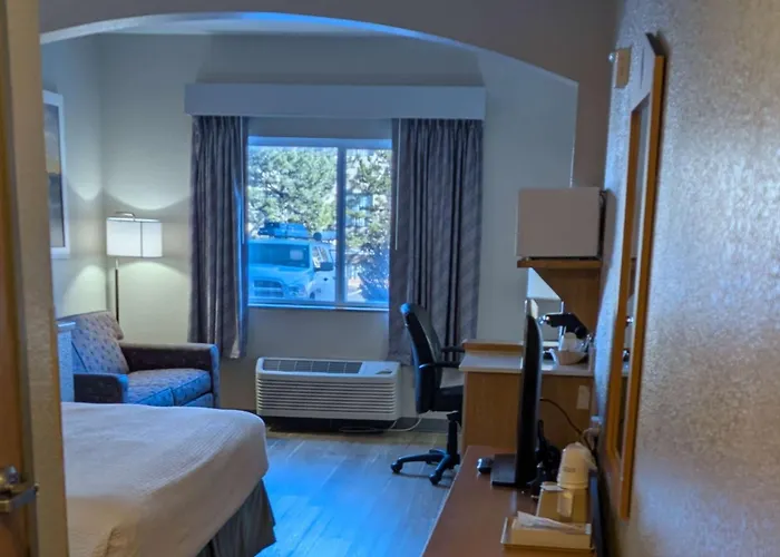 Days Inn & Suites By Wyndham Castle Rock