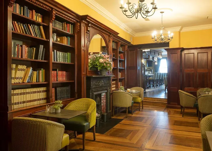 Cahir Hotels