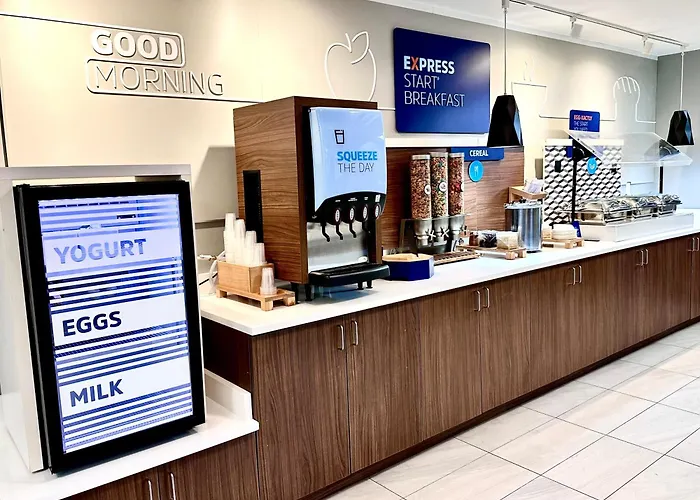 Holiday Inn Express Hotel & Suites Hinesville By Ihg