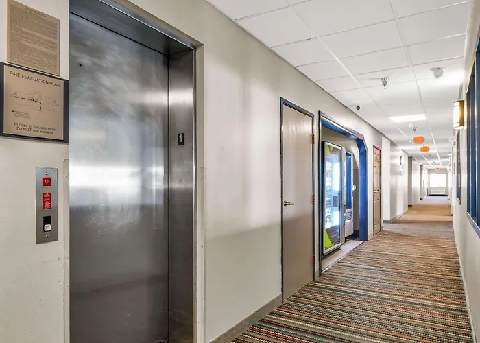 Garner Hotel Decatur - Forsyth By Ihg