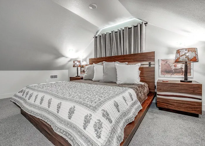 Best Court Hot Springs