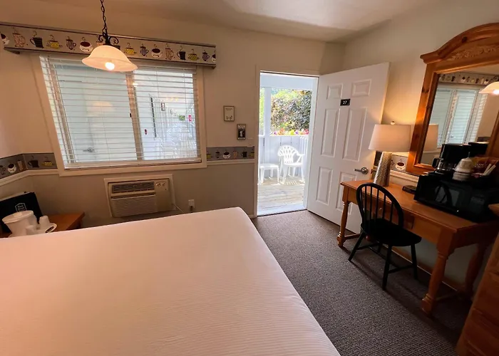 Fish Creek Hotels