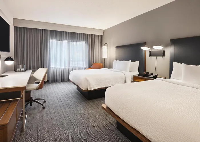 Courtyard By Marriott Burlington Hotel