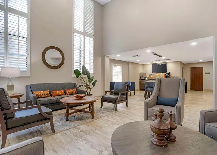 Comfort Suites Near Birkdale Village- Huntersville