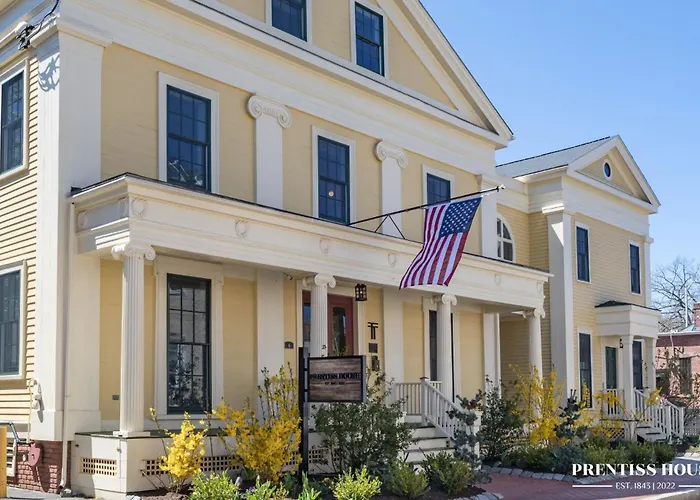 Prentiss House By Thatch Cambridge