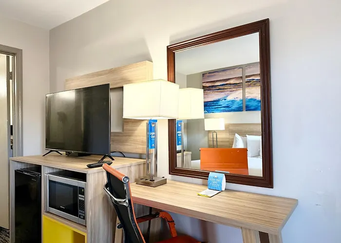 Days Inn By Wyndham Greenville