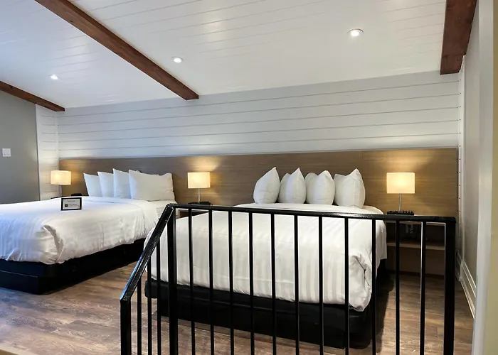 Grand Bend Hotels