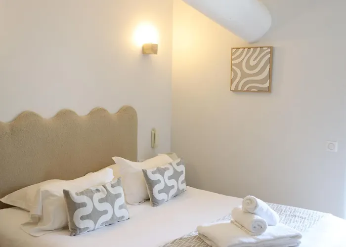 Gordes Hotels