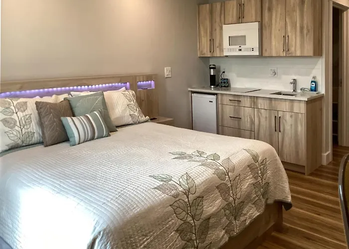 Lunenburg Hotels