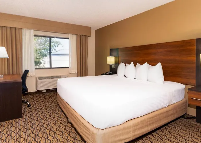 Tusayan Hotels