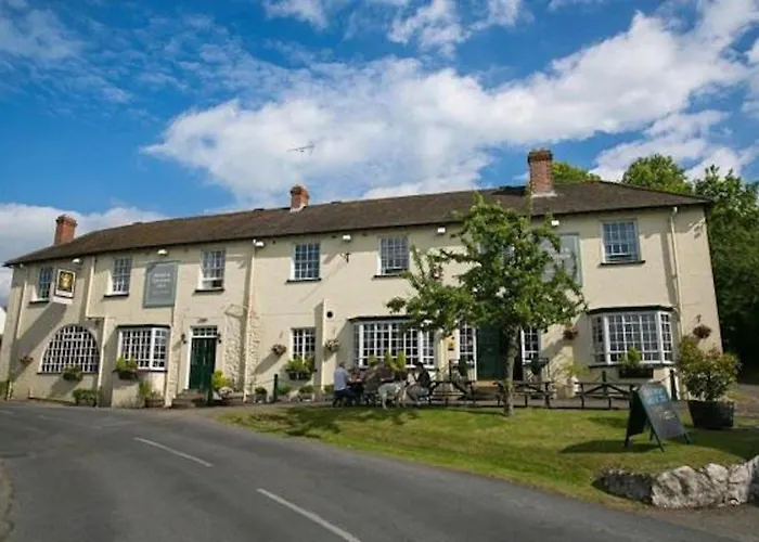 Ashbury (Oxfordshire) Hotels