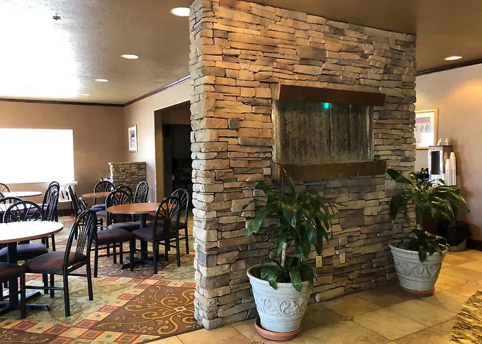 Bernalillo Hotels