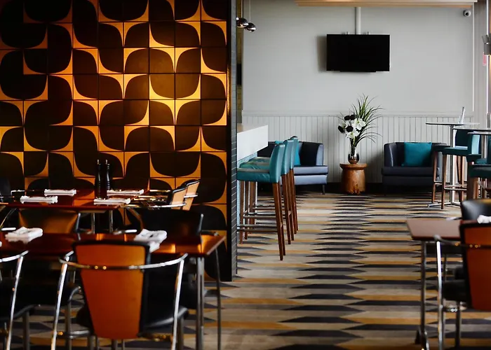 Gladstone Hotels