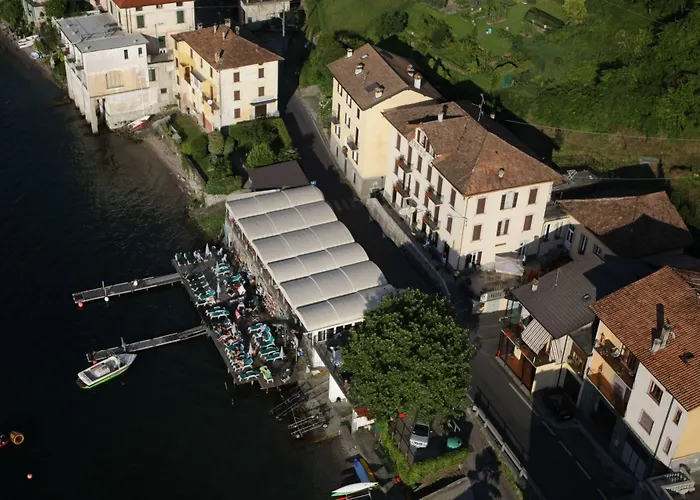 Lezzeno Hotels