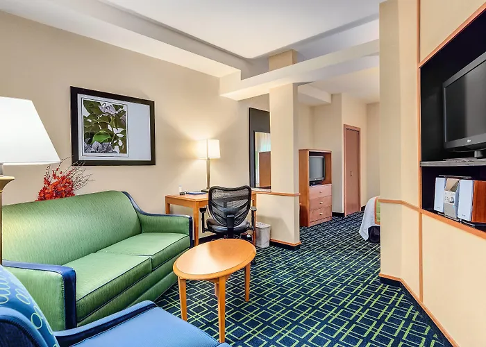 Auburn Hotels