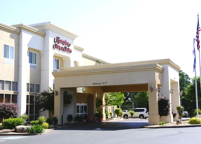 Red Bluff Hotels