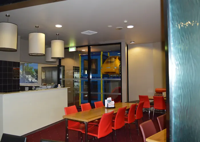 New Lambton Hotels