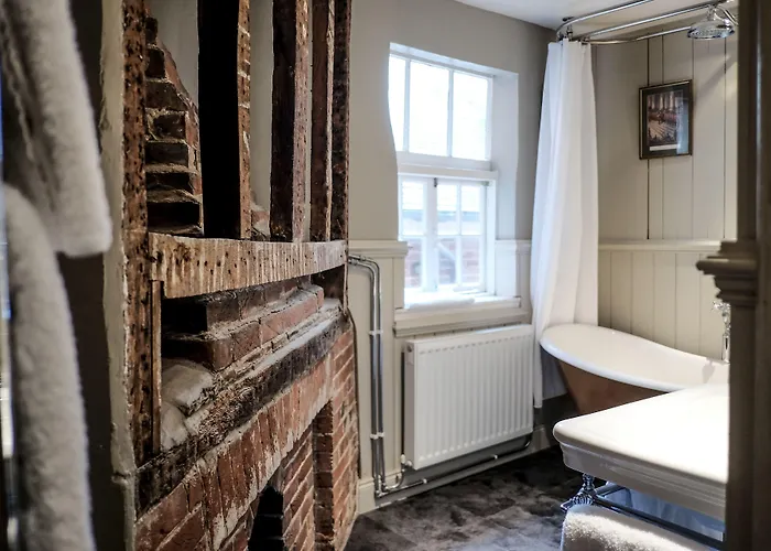Winchester Hotels