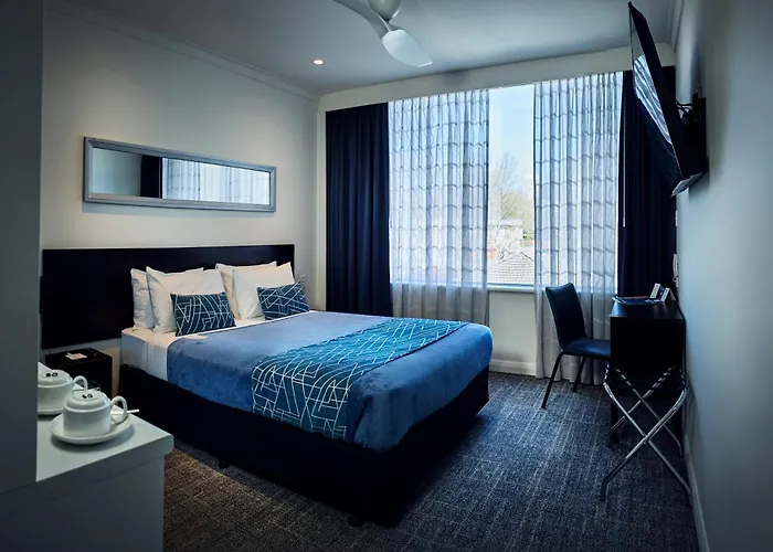 Pinjarra Hotels