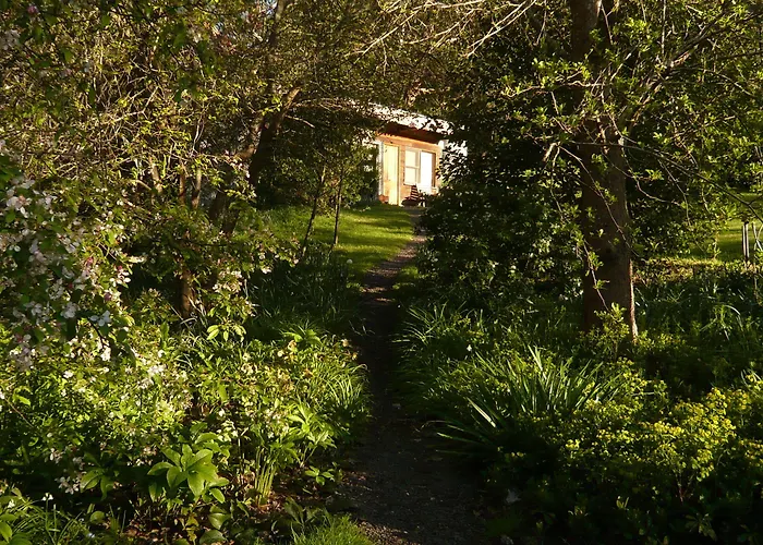 Mount Macedon Hotels