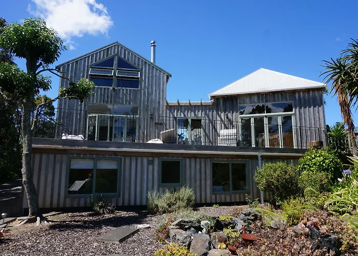 Mangawhai Hotels