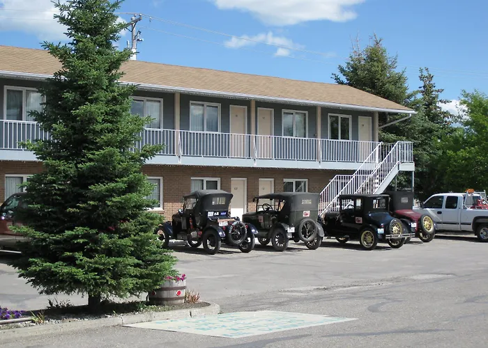 Fort Macleod Hotels