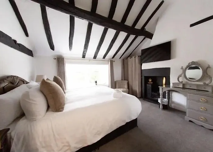 Brighouse Hotels