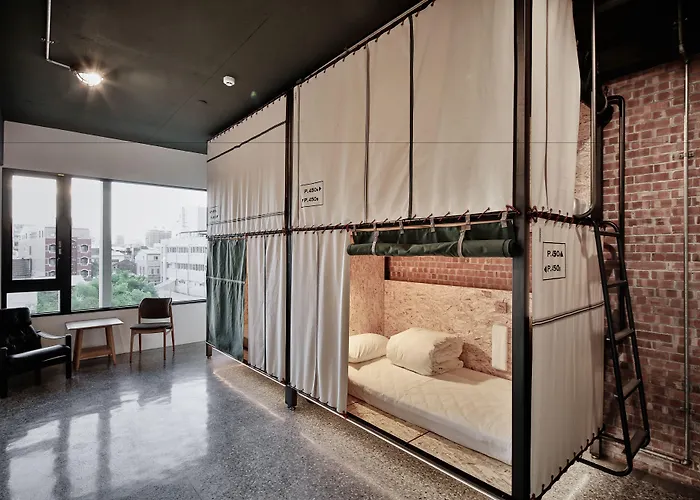 Alishan Hotels