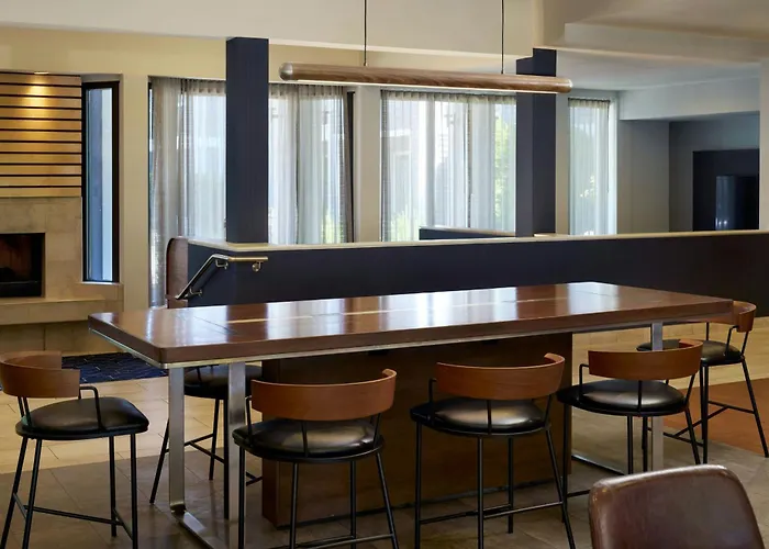 Larkspur Hotels